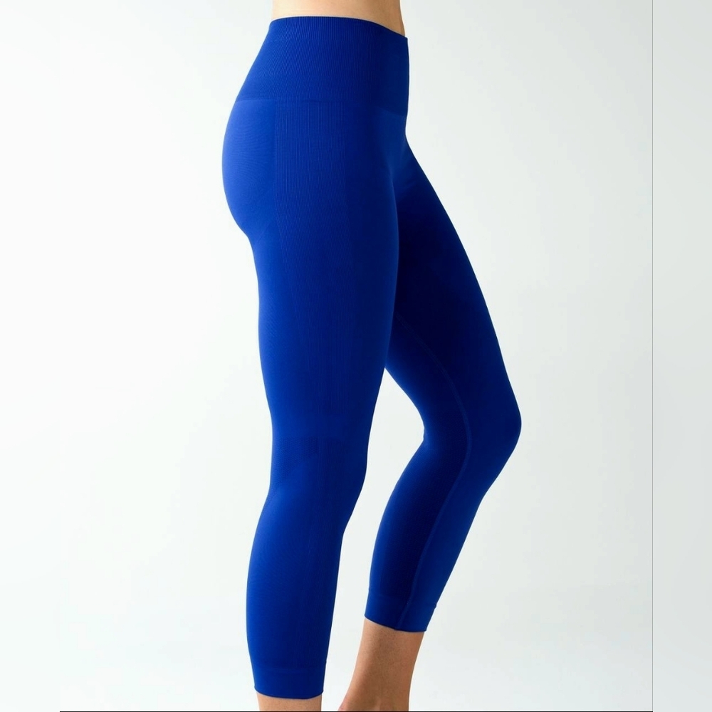 Lululemon Zone In Crop Sapphire Blue - Picture 3 of 6